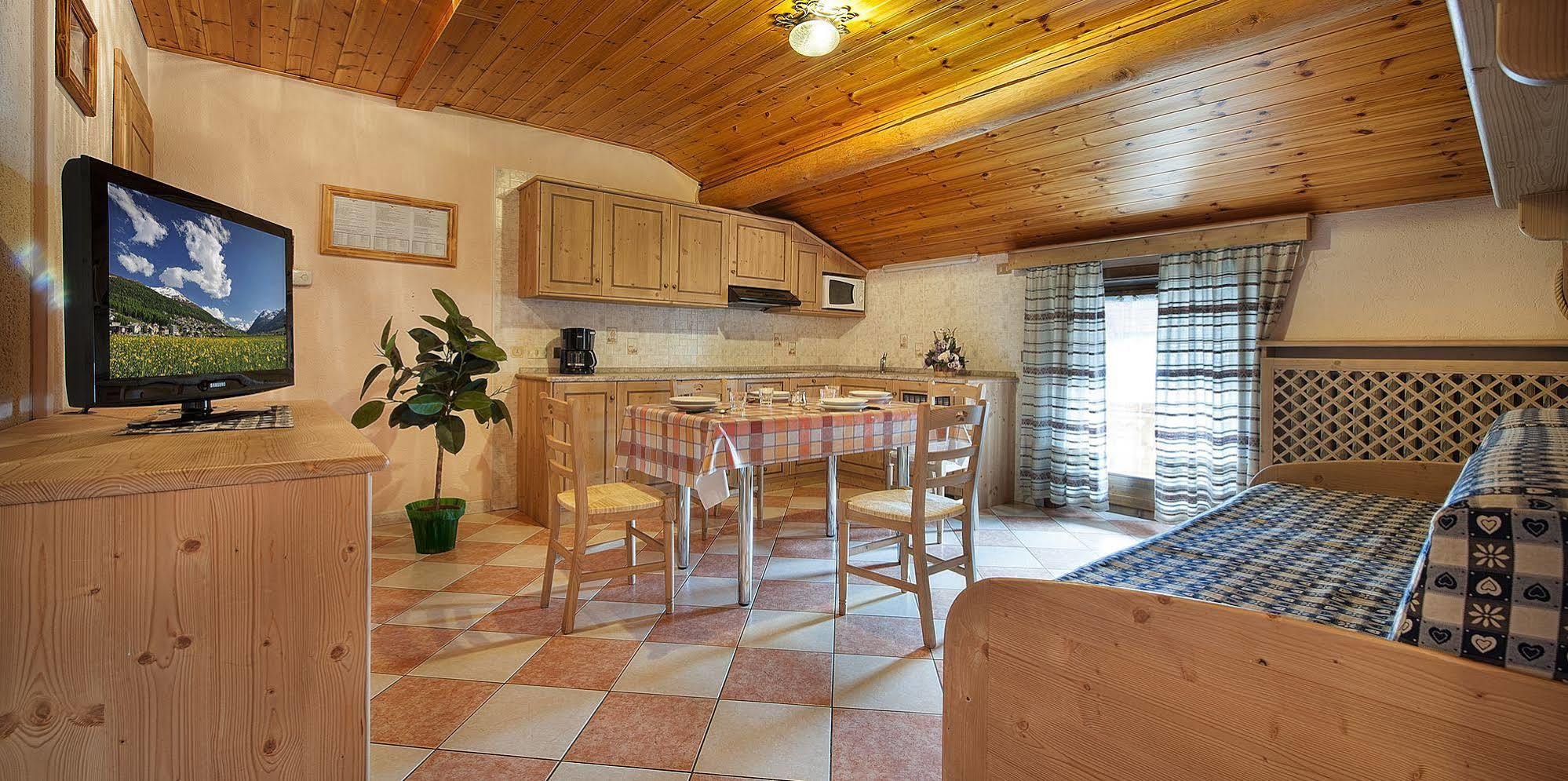 Baita Carosello Apt 4 By Livigno Accomodation Екстериор снимка